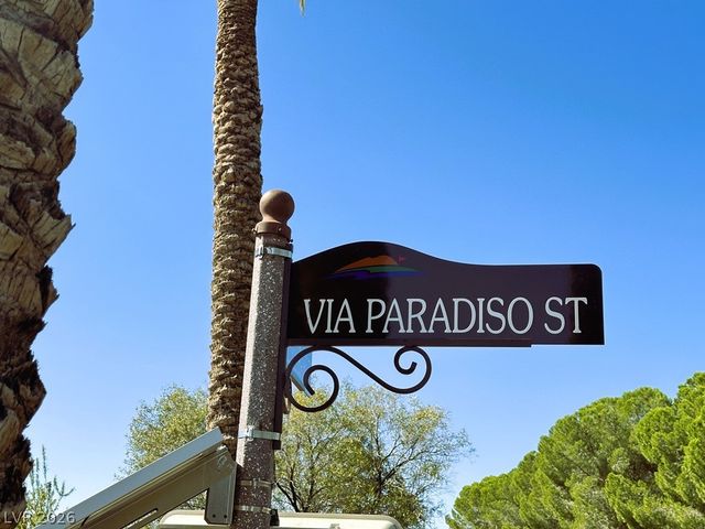 27 Via Paradiso Street, Henderson, NV 89011