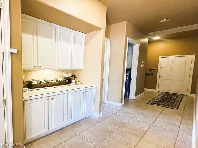 27 Via Paradiso Street, Henderson, NV 89011