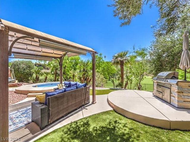 27 Via Paradiso Street, Henderson, NV 89011