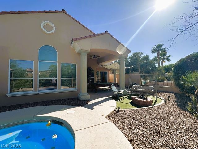 27 Via Paradiso Street, Henderson, NV 89011