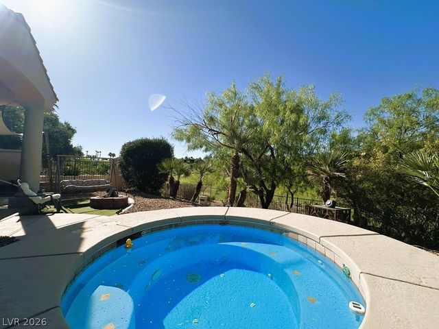 27 Via Paradiso Street, Henderson, NV 89011