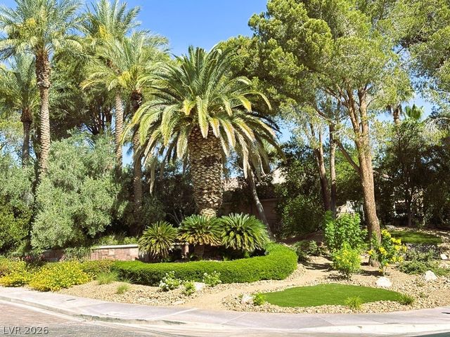 27 Via Paradiso Street, Henderson, NV 89011