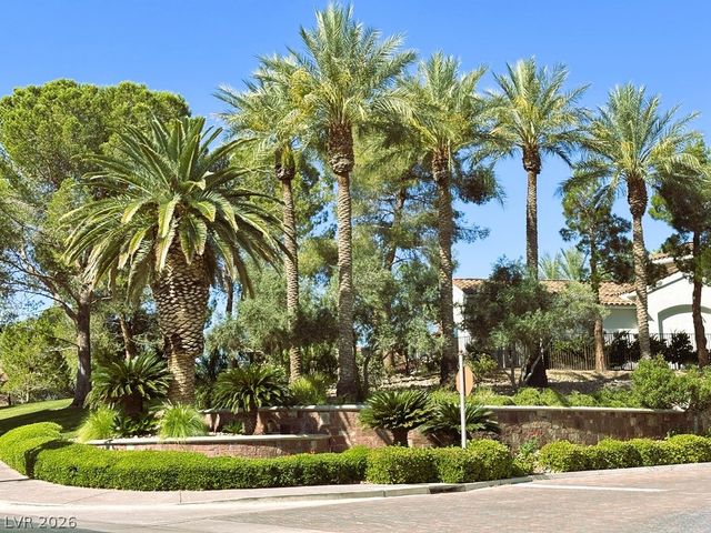 27 Via Paradiso Street, Henderson, NV 89011