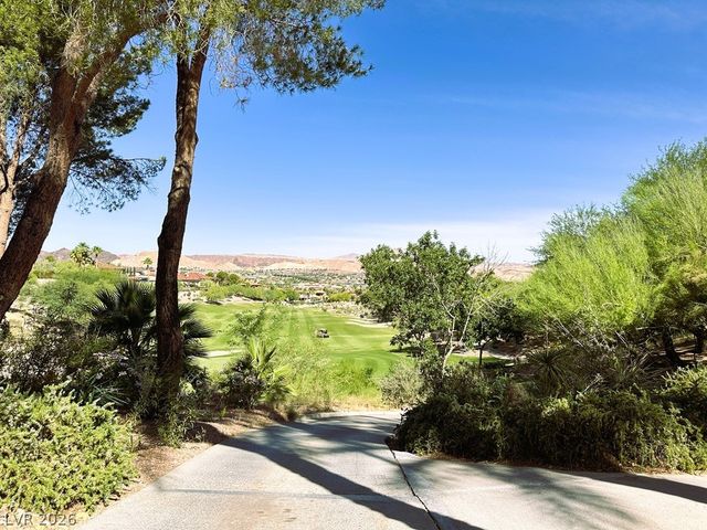 27 Via Paradiso Street, Henderson, NV 89011