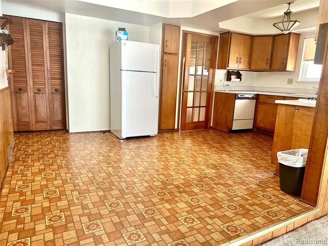 4541 Marlow Drive, Warren, MI 48092