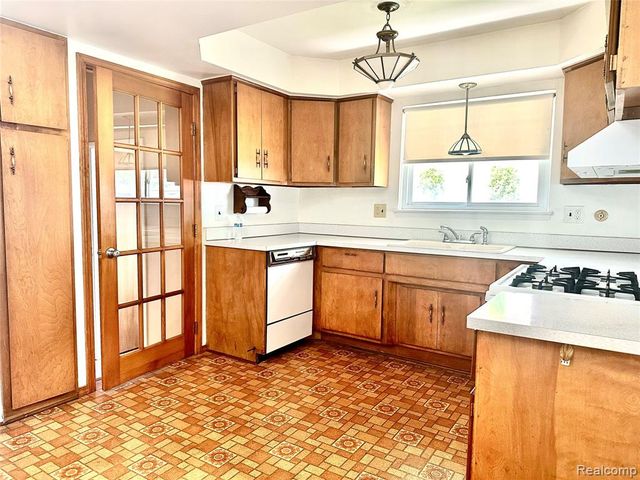 4541 Marlow Drive, Warren, MI 48092