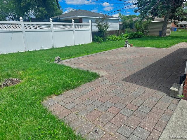 4541 Marlow Drive, Warren, MI 48092