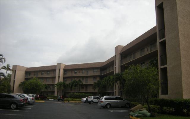 10101 Sunrise Lakes Blvd 305, Sunrise, FL 33322