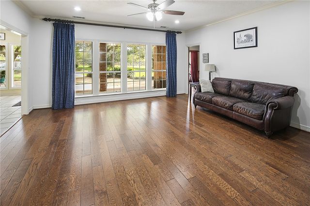 6 Lori Lane, College Station, TX 77845