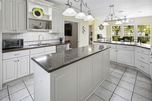 6 Lori Lane, College Station, TX 77845