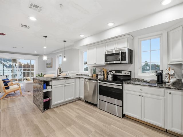 89 West Main 207, Northborough, MA 01532