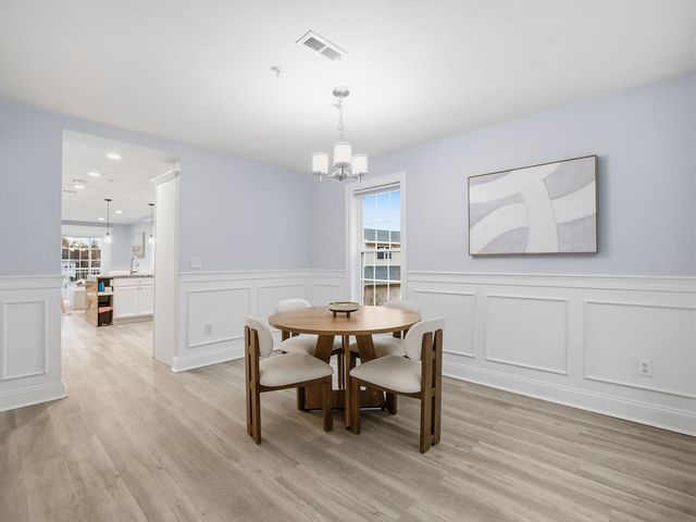 89 West Main 207, Northborough, MA 01532