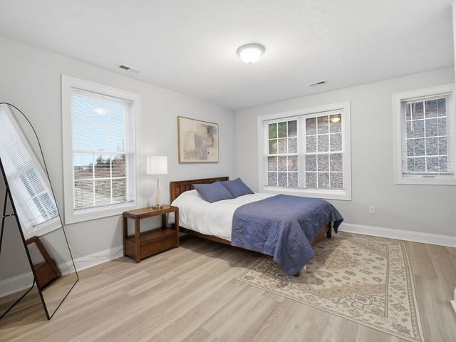 89 West Main 207, Northborough, MA 01532