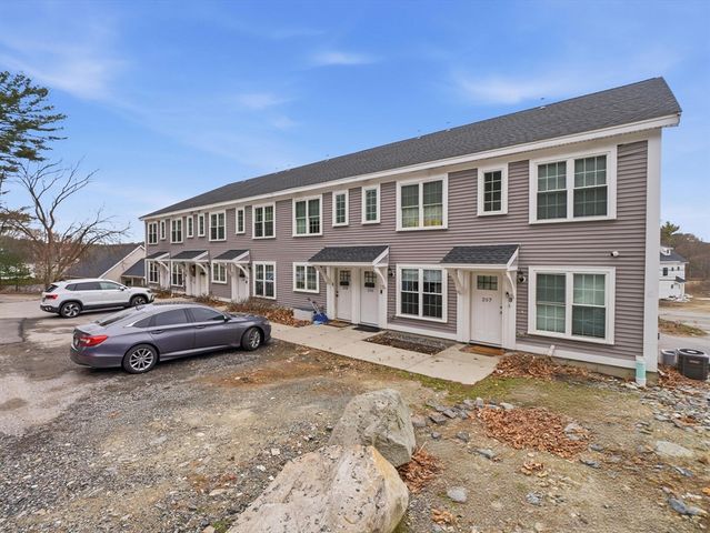 89 West Main 207, Northborough, MA 01532