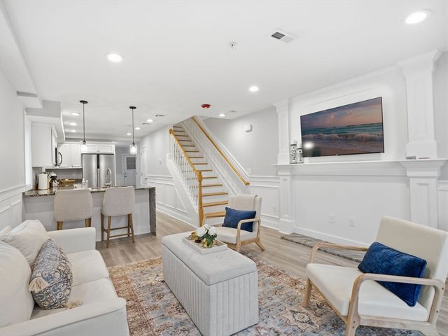 89 West Main 207, Northborough, MA 01532