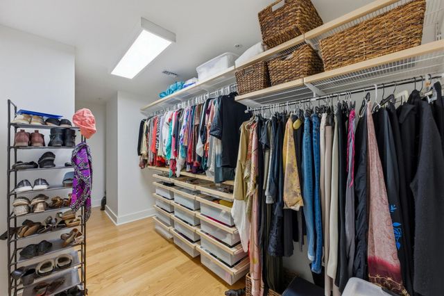 210 Lee Barton DR 401, Austin, TX 78704