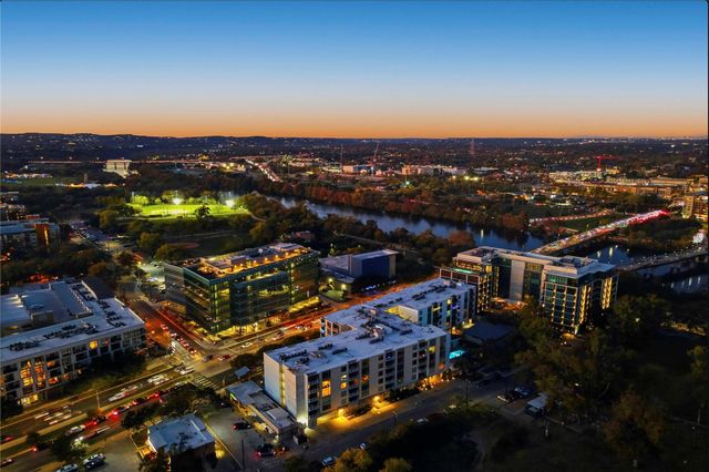 210 Lee Barton DR 401, Austin, TX 78704