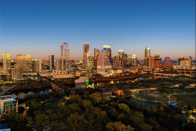 210 Lee Barton DR 401, Austin, TX 78704