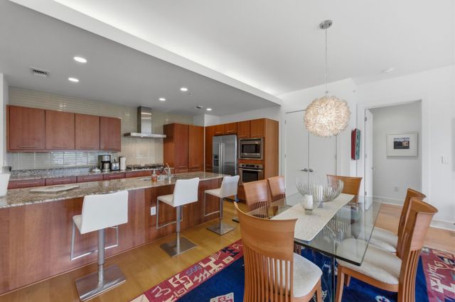 210 Lee Barton DR 401, Austin, TX 78704