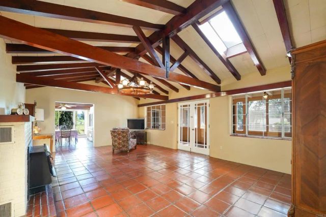 1077 Pine Street, Ramona, CA 92065