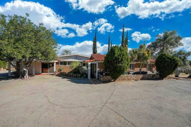 1077 Pine Street, Ramona, CA 92065