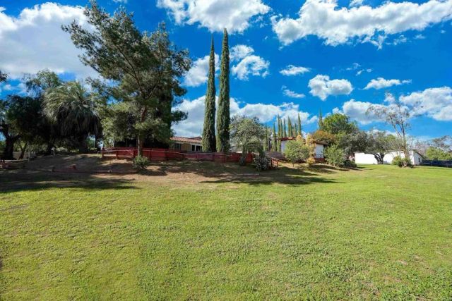 1077 Pine Street, Ramona, CA 92065