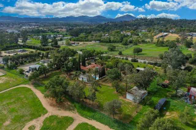 1077 Pine Street, Ramona, CA 92065