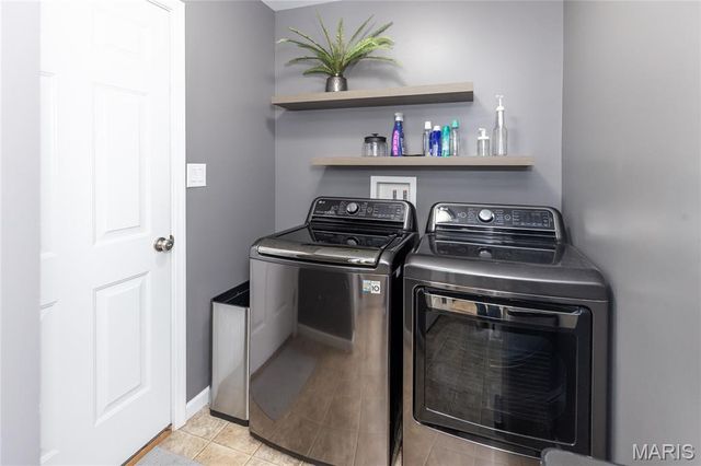 8039 Pinetop Drive, Unincorporated, MO 63129