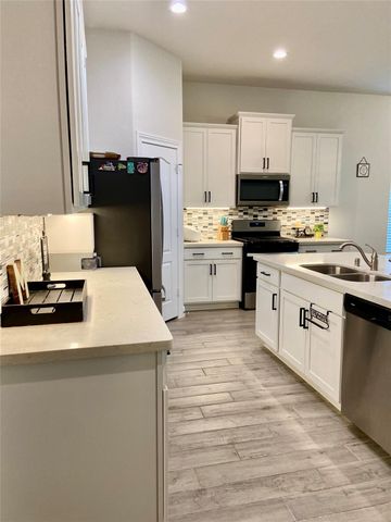 12106 Champions Forest Drive, Mont Belvieu, TX 77535