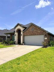 12106 Champions Forest Drive, Mont Belvieu, TX 77535