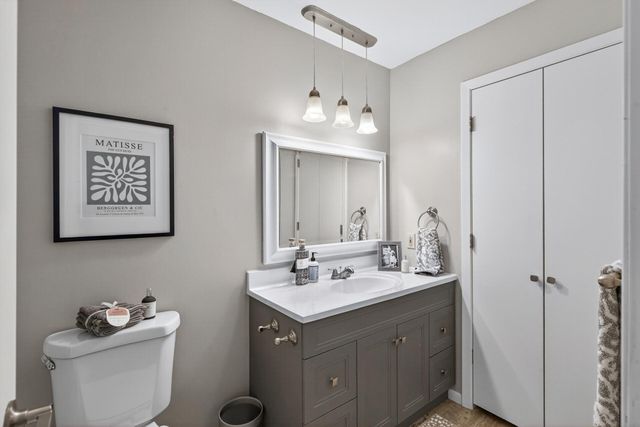 10381 Balsam Lane, Eden Prairie, MN 55347