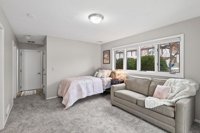 10381 Balsam Lane, Eden Prairie, MN 55347