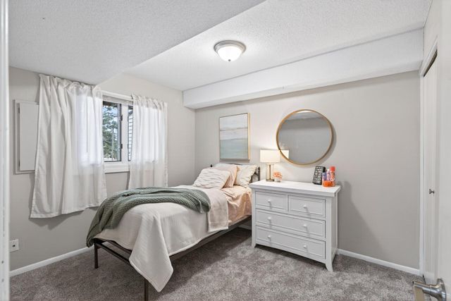 10381 Balsam Lane, Eden Prairie, MN 55347