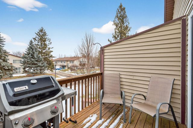 10381 Balsam Lane, Eden Prairie, MN 55347