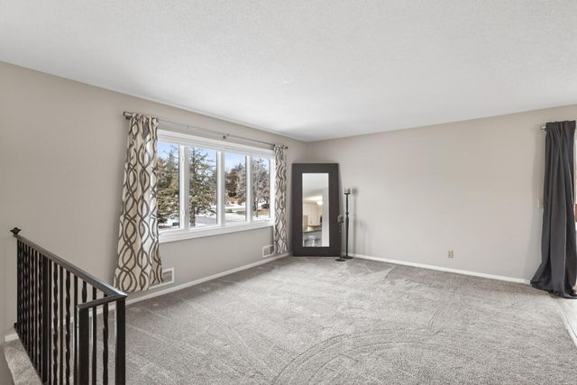 10381 Balsam Lane, Eden Prairie, MN 55347