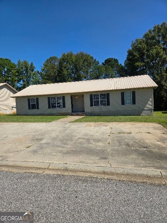 2317 Laura Court NE, Milledgeville, GA 31061