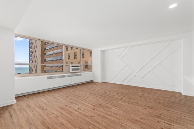 3950 N Lake Shore Drive 1617C, Chicago, IL 60613