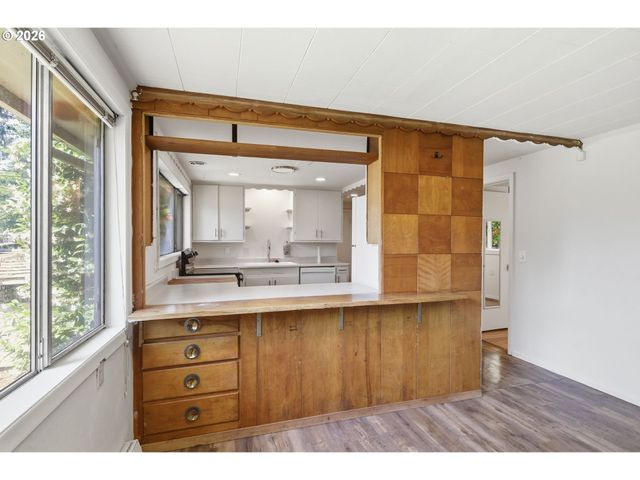 605 KOURT Dr, Eugene, OR 97404