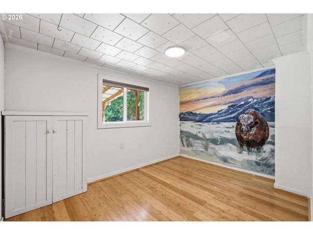 605 KOURT Dr, Eugene, OR 97404