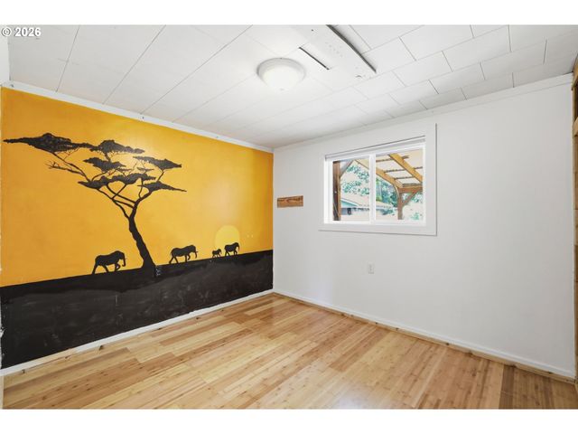 605 KOURT Dr, Eugene, OR 97404