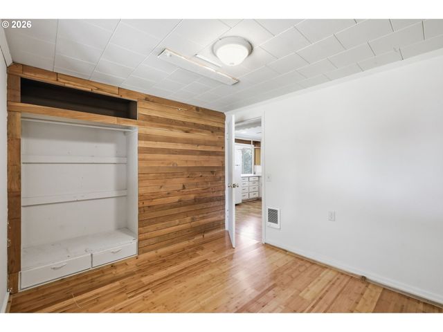 605 KOURT Dr, Eugene, OR 97404