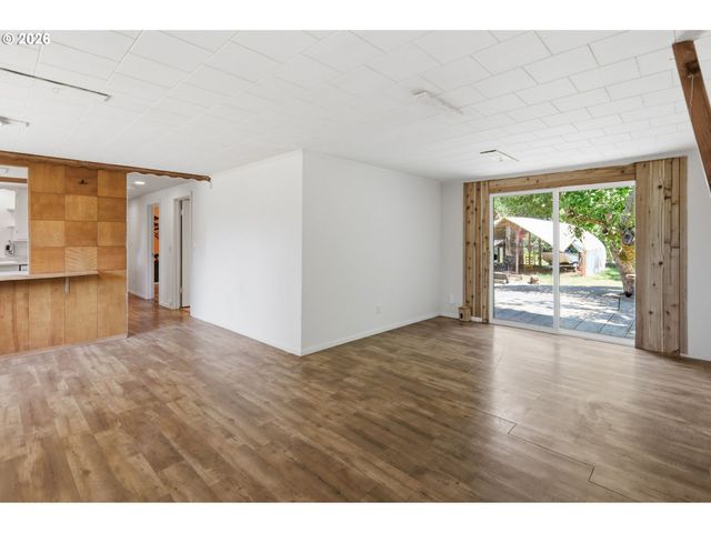 605 KOURT Dr, Eugene, OR 97404