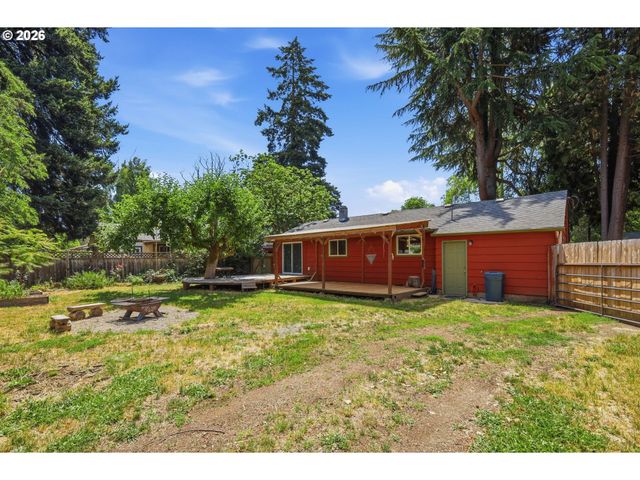 605 KOURT Dr, Eugene, OR 97404