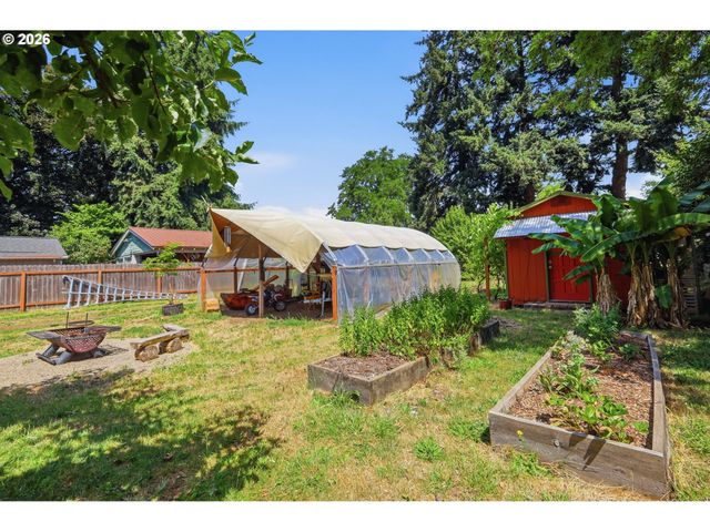 605 KOURT Dr, Eugene, OR 97404