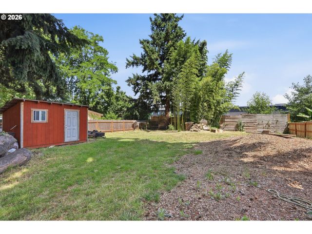 605 KOURT Dr, Eugene, OR 97404