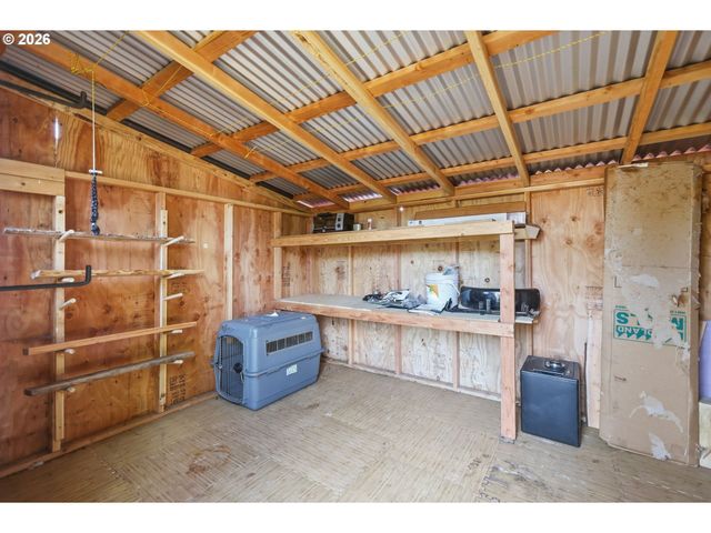 605 KOURT Dr, Eugene, OR 97404