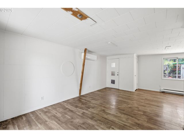 605 KOURT Dr, Eugene, OR 97404