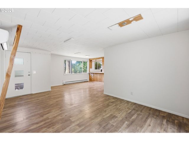 605 KOURT Dr, Eugene, OR 97404
