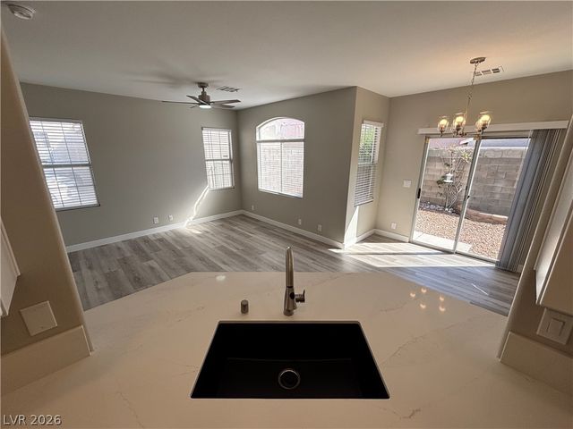 7224 Whisper Heights Court, Las Vegas, NV 89131