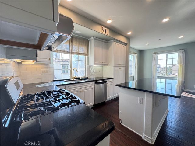 49 Spanish Lace, Irvine, CA 92620